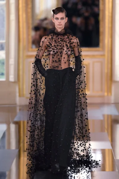 Look 63